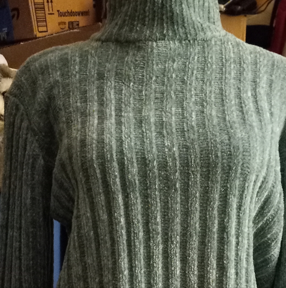 Not new,vintage,l/s dusty blue turtleneck chenille like ribbed  sweater size sma